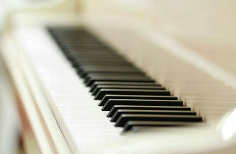تدربس پیانو از مبتدی تا پیشرفته.