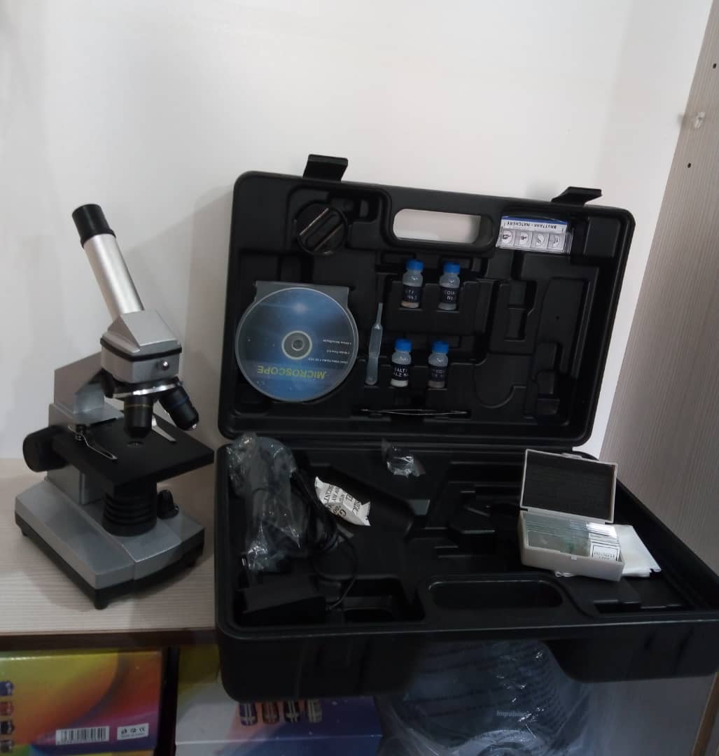 میکروسکوپ حرفه ای و مجهز