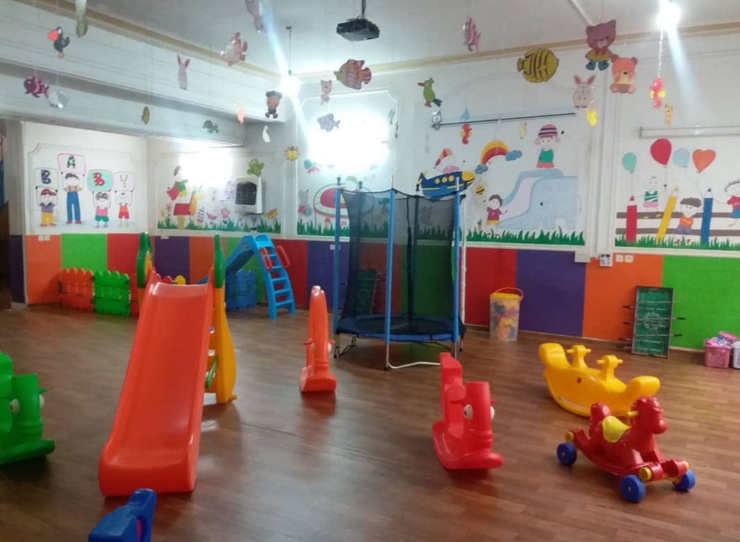 مهد و پیش دبستانی آفرینش دو زبانه و به روش مونتسری