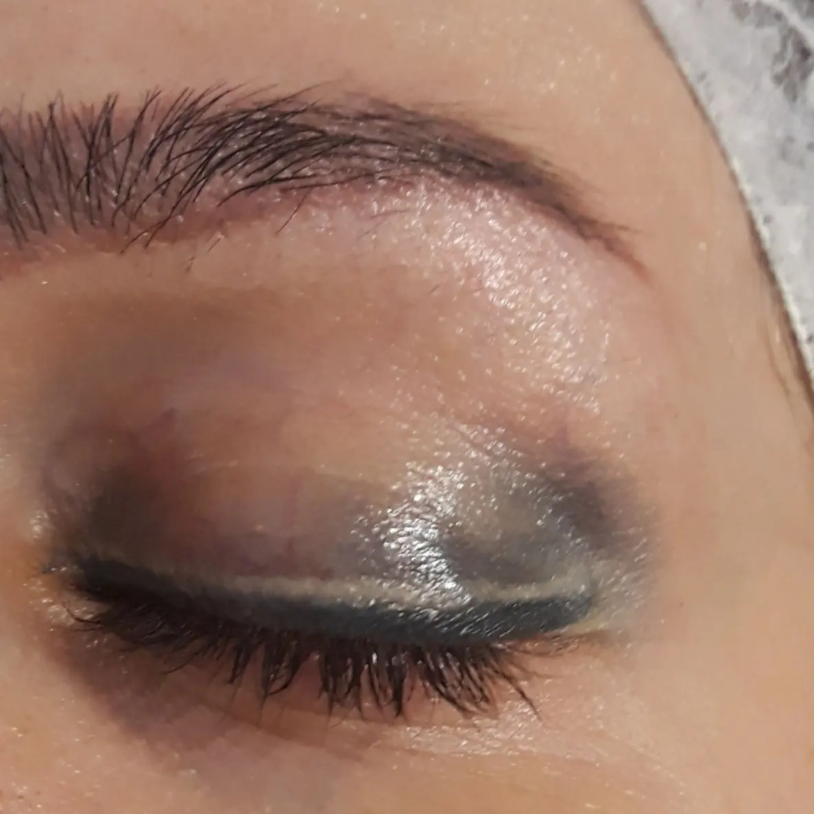 پاک کردن تاتوی قدیمی چشم
