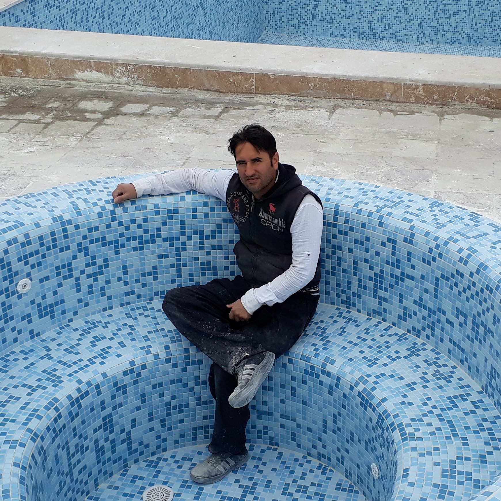 نصاب سرامیک البرز استخر جکوزی سونای بخار سونای خشک نصب آبنماوآبندی