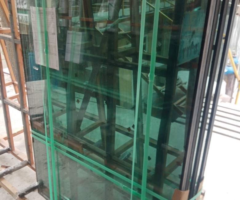 نیروی متخصص جابجایی شیشه در طبقات
