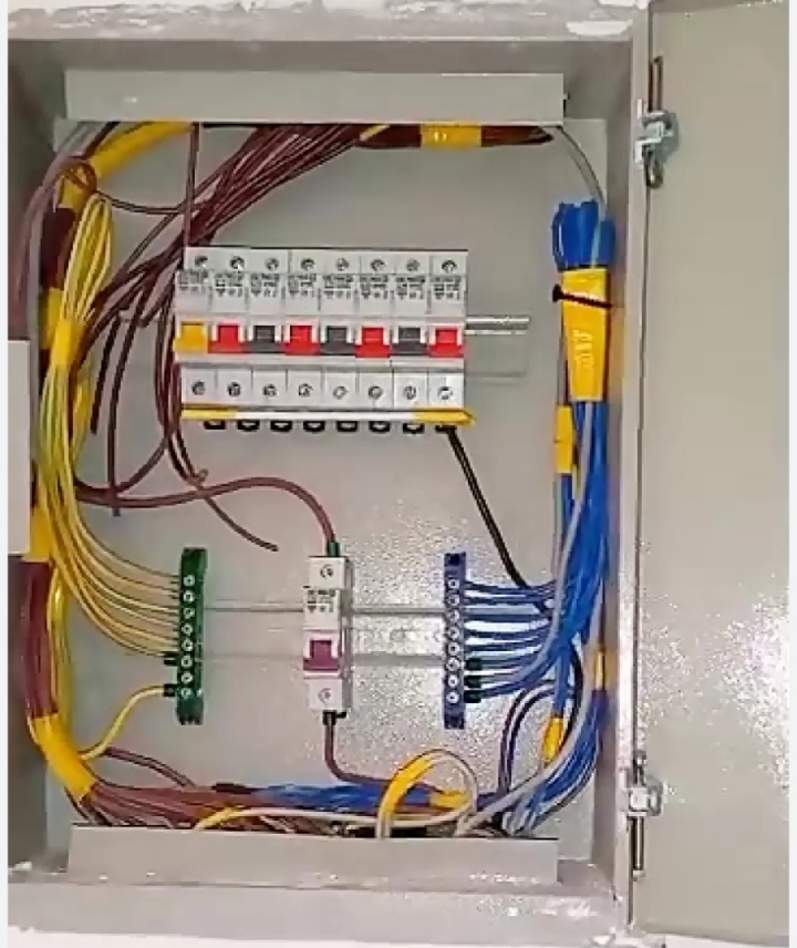 خدمات برقکار ساختمان پرند