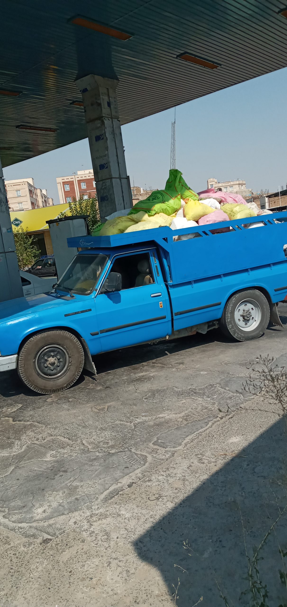 پخش مصالح و حمل نخاله شبانه روزی ۰۹۰۳۸۳۳۸۰۸۳