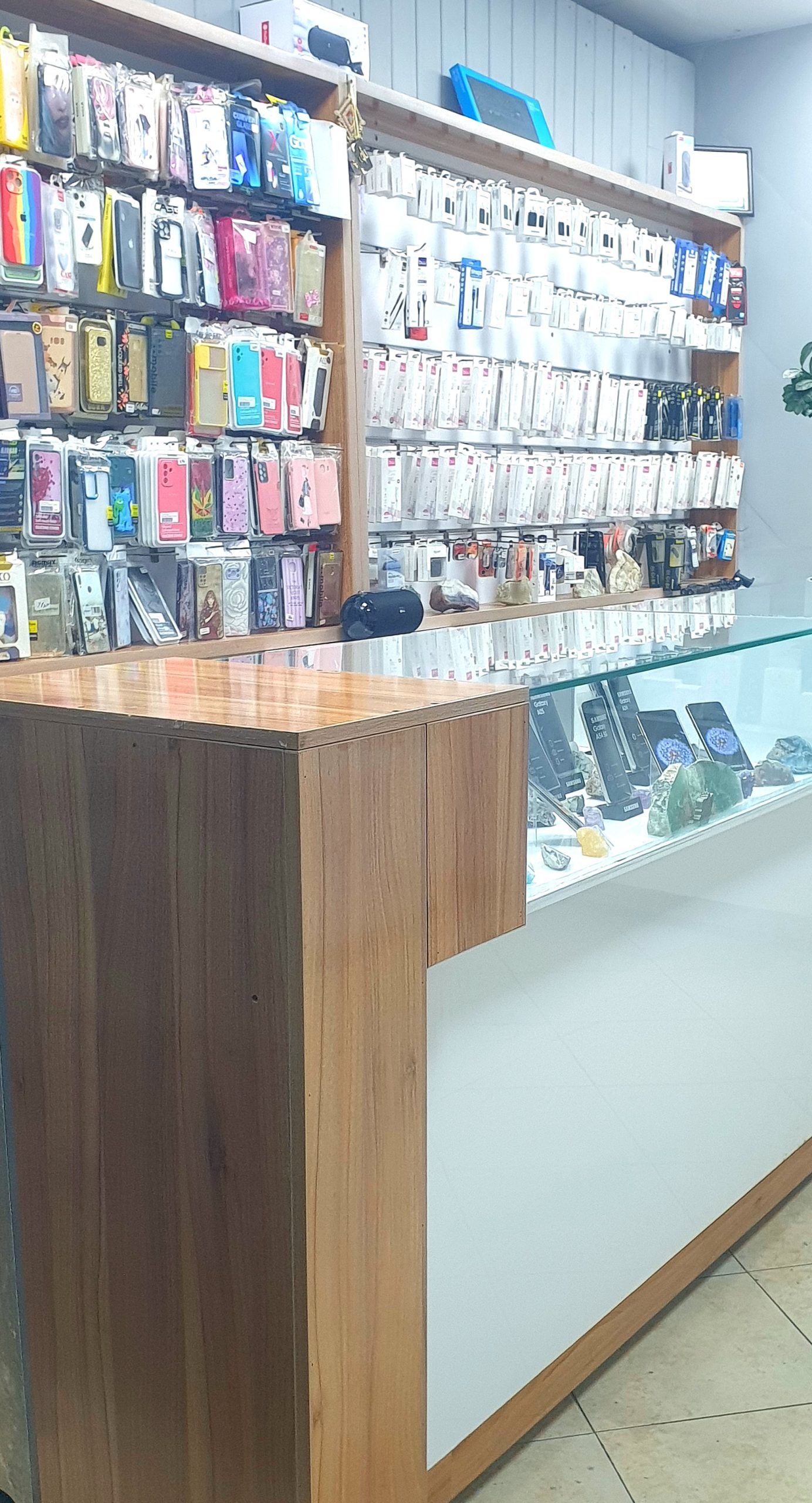 شعبه ی دوم موبایل یاس تل در پرند